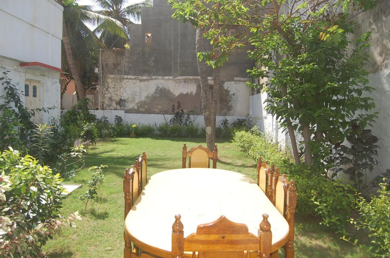 Gurukrupa Bunglow Dwārka Exterior foto